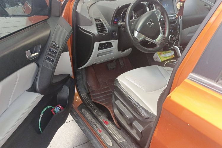 Used Luxgen U6 SUV 2014 1.8T Fashion Edition Driver Seat