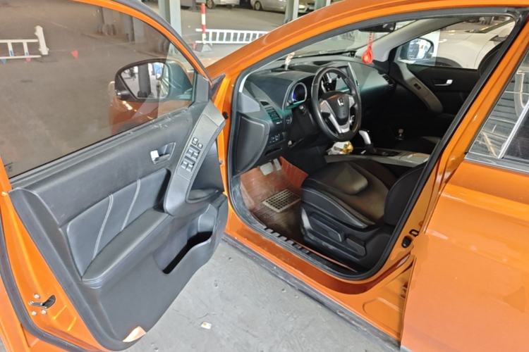 Used Luxgen U6 SUV 2014 1.8T Fashion Edition Driver Seat