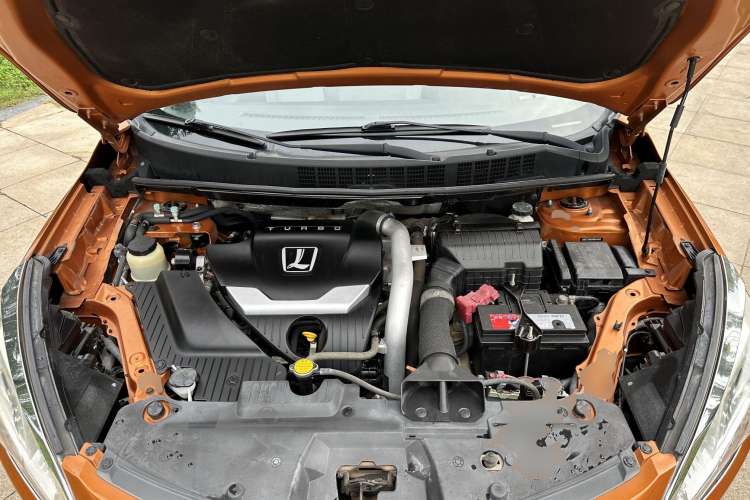 Used Luxgen U6 SUV 2014 1.8T Charm Version Engine Bay