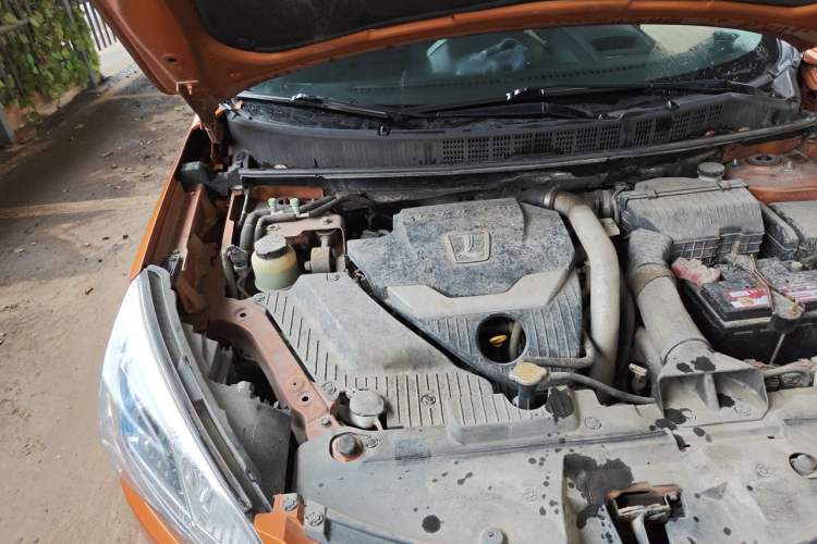 Used Luxgen U6 SUV 2014 1.8T ZhiZun Model Engine Bay Right