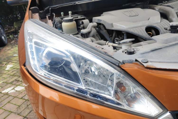 Used Luxgen U6 SUV 2014 1.8T Charm Version Engine Bay Right