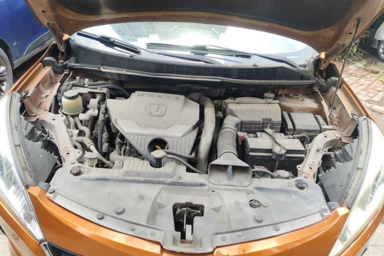 Used Luxgen U6 SUV 2014 1.8T Charm Version Engine Bay