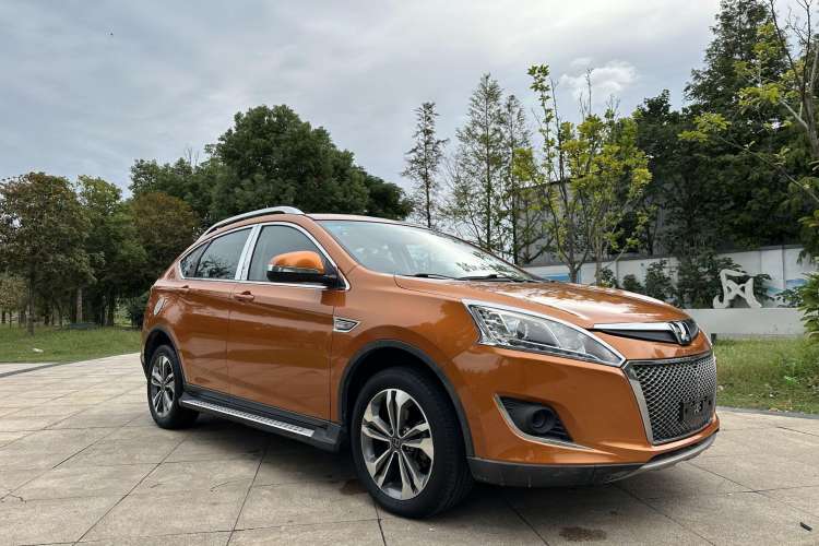 Used Luxgen U6 SUV 2014 1.8T Charm Version Front Right 45 Deg