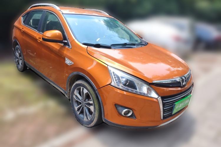 Used Luxgen U6 SUV 2014 1.8T Charm Version Front Right 45 Deg