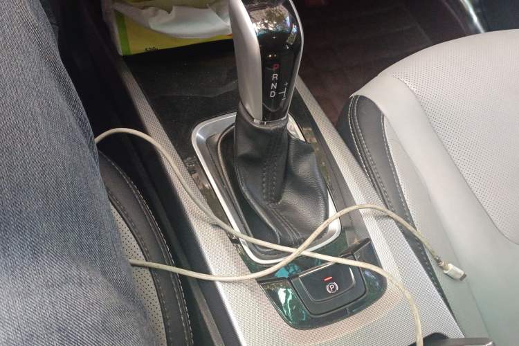 Used Luxgen U6 SUV 2014 1.8T Fashion Edition Gear Lever