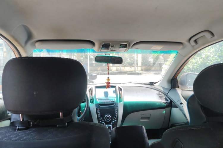 Used Luxgen U6 SUV 2014 1.8T Charm Version Headliner