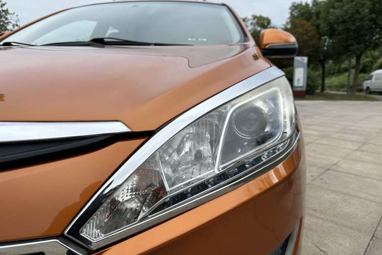 Used Luxgen U6 SUV 2014 1.8T Charm Version Left Front Headlight