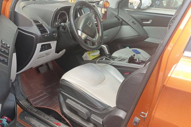 Used Luxgen U6 SUV 2014 1.8T Fashion Edition Left Front Seat