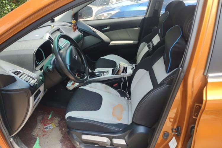 Used Luxgen U6 SUV 2014 1.8T Charm Version Left Front Seat