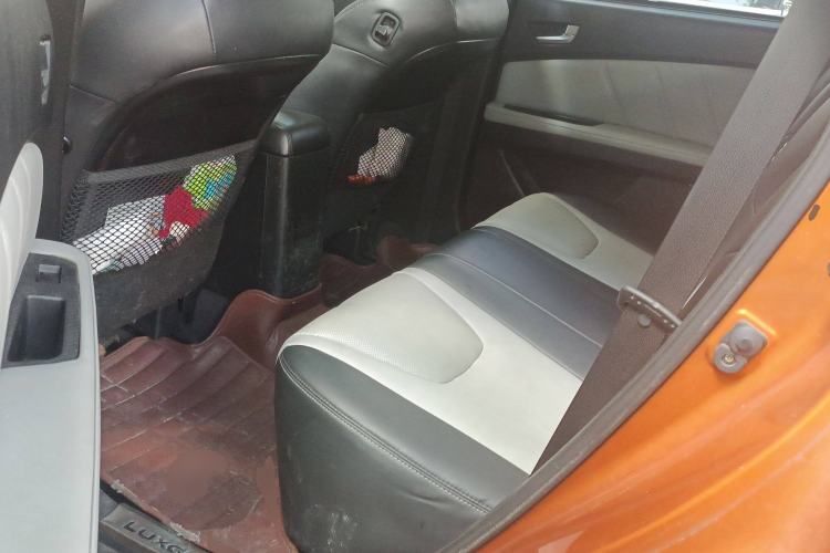 Used Luxgen U6 SUV 2014 1.8T Fashion Edition Left Rear Seat