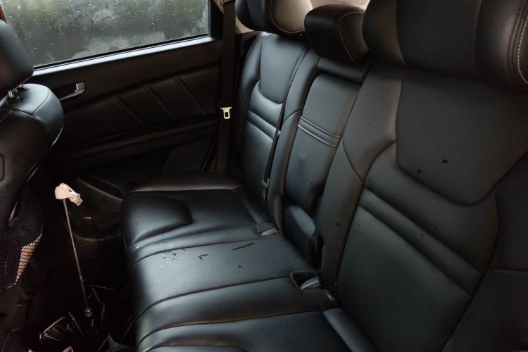 Used Luxgen U6 SUV 2014 1.8T ZhiZun Model Left Rear Seat