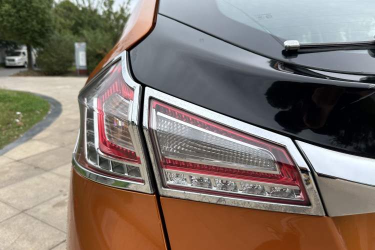 Used Luxgen U6 SUV 2014 1.8T Charm Version Left Rear Taillight