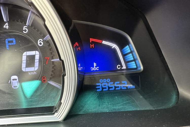 Used Luxgen U6 SUV 2014 1.8T Charm Version Odometer Close Up