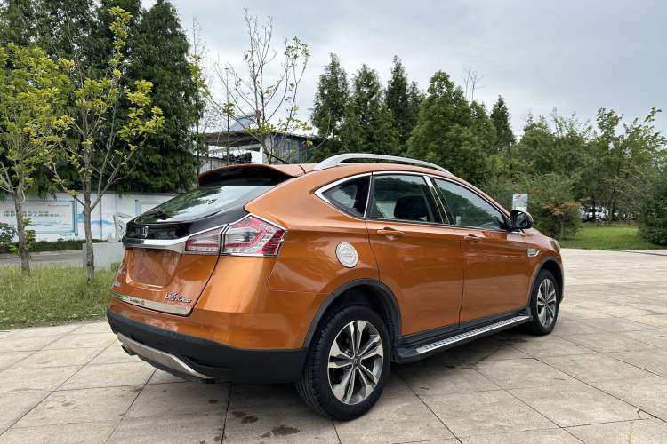 Used Luxgen U6 SUV 2014 1.8T Charm Version Rear Right 45 Deg