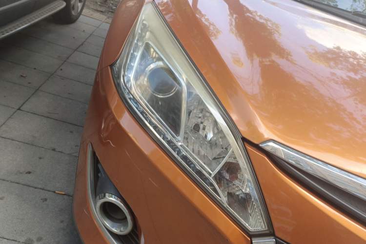 Used Luxgen U6 SUV 2014 1.8T Fashion Edition Right Front Headlight