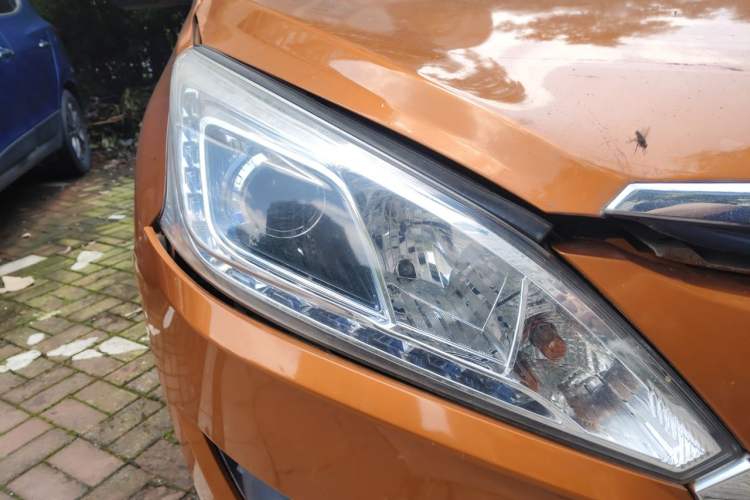 Used Luxgen U6 SUV 2014 1.8T Charm Version Right Front Headlight