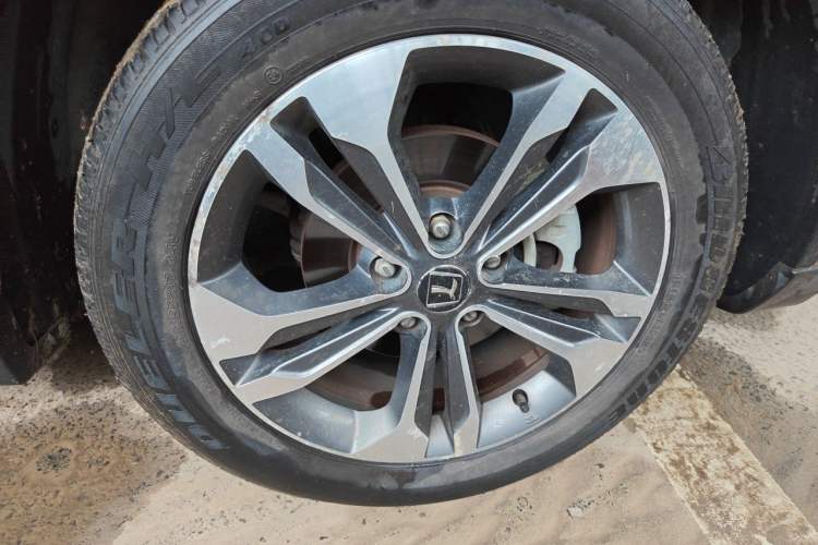 Used Luxgen U6 SUV 2014 1.8T ZhiZun Model Right Front Wheel Hub
