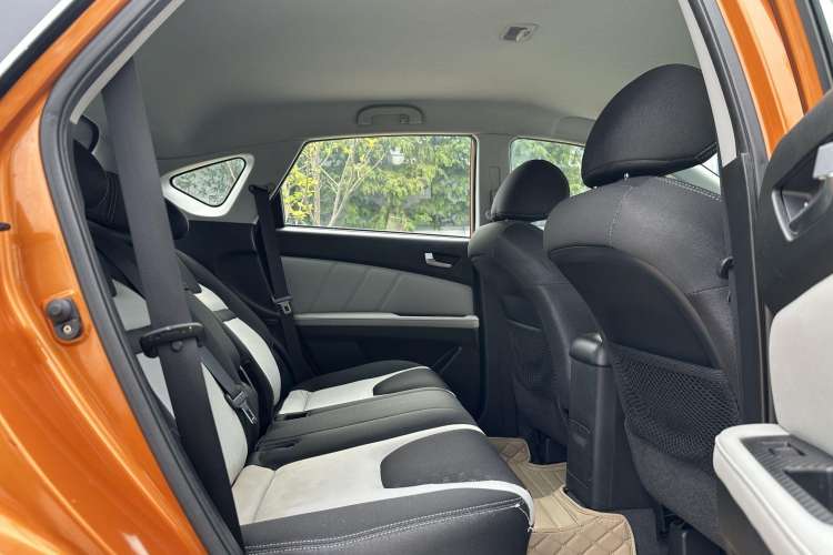 Used Luxgen U6 SUV 2014 1.8T Charm Version Right Rear Seat