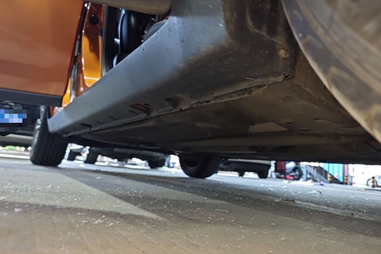 Used Luxgen U6 SUV 2014 1.8T Fashion Edition Right Side Sill