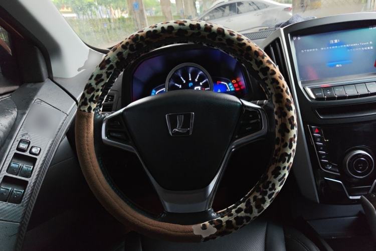 Used Luxgen U6 SUV 2014 1.8T ZhiZun Model Steering Wheel