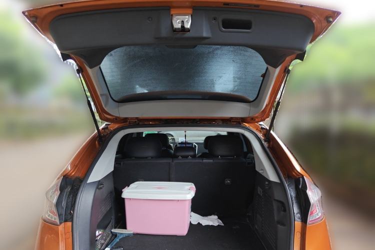 Used Luxgen U6 SUV 2014 1.8T ZhiZun Model Trunk