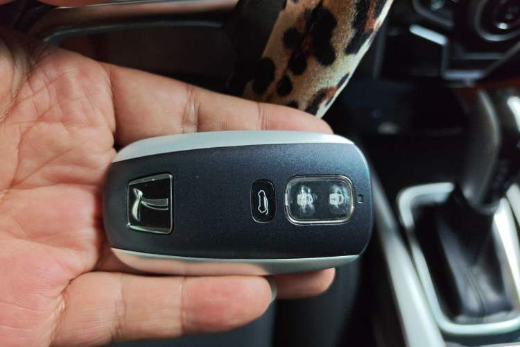 Used Luxgen U6 SUV 2014 1.8T ZhiZun Model Vehicle Key
