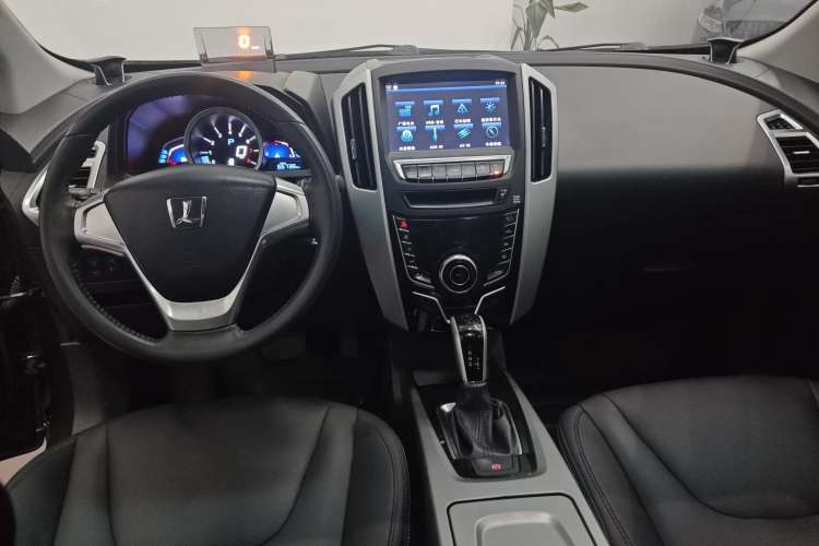 Used Luxgen U6 SUV 2014 1.8T Fashion Edition Center Console