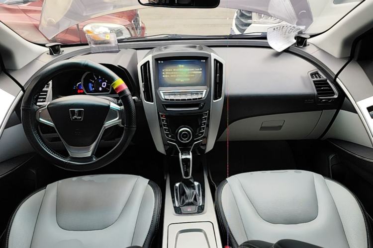 Used Luxgen U6 SUV 2014 1.8T Fashion Edition Center Console