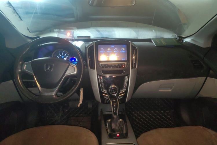 Used Luxgen U6 SUV 2014 1.8T Fashion Edition Center Console
