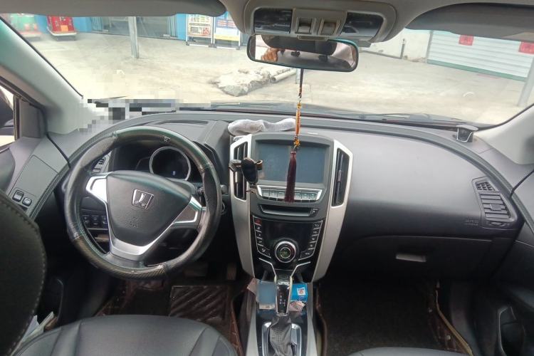 Used Luxgen U6 SUV 2014 1.8T Fashion Edition Center Console