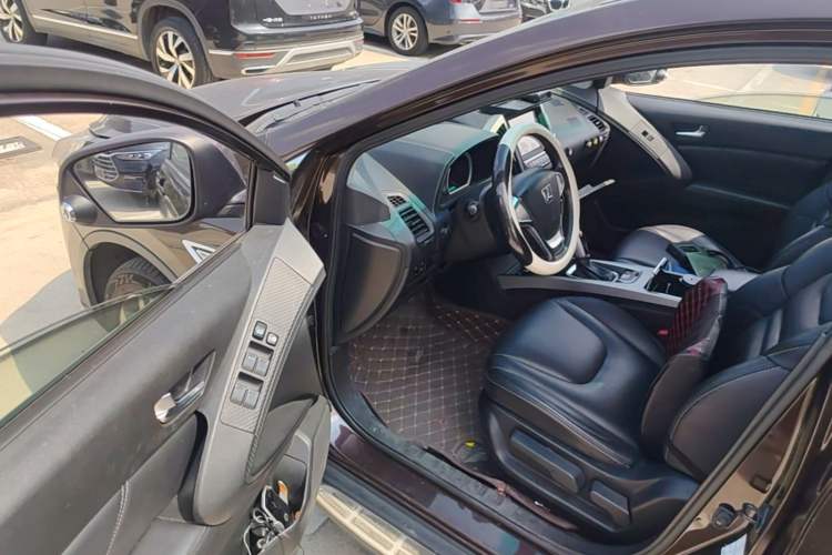 Used Luxgen U6 SUV 2014 1.8T Fashion Edition Driver Seat