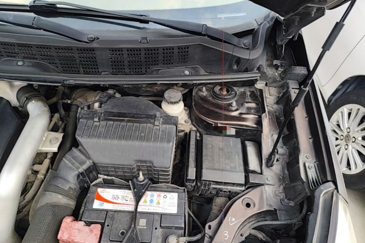 Used Luxgen U6 SUV 2014 1.8T Fashion Edition Engine Bay Left
