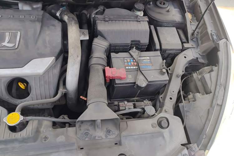Used Luxgen U6 SUV 2014 1.8T Fashion Edition Engine Bay Left