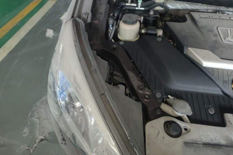 Used Luxgen U6 SUV 2014 1.8T Fashion Edition Engine Bay Right