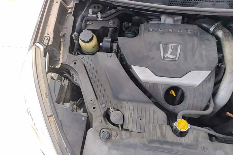 Used Luxgen U6 SUV 2014 1.8T Fashion Edition Engine Bay Right