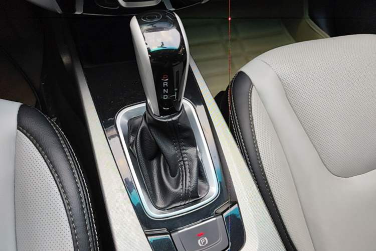 Used Luxgen U6 SUV 2014 1.8T Fashion Edition Gear Lever