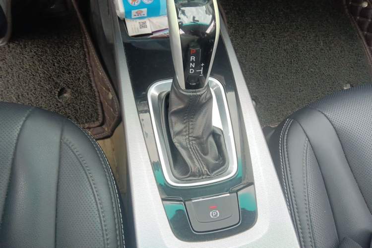 Used Luxgen U6 SUV 2014 1.8T Fashion Edition Gear Lever