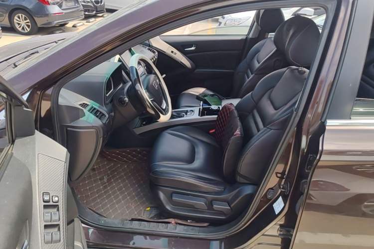 Used Luxgen U6 SUV 2014 1.8T Fashion Edition Left Front Seat
