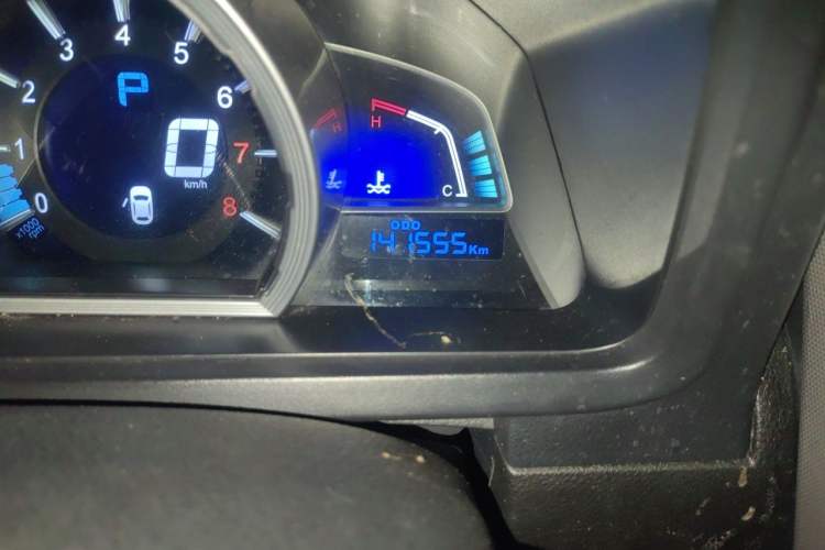Used Luxgen U6 SUV 2014 1.8T Fashion Edition Odometer Close Up