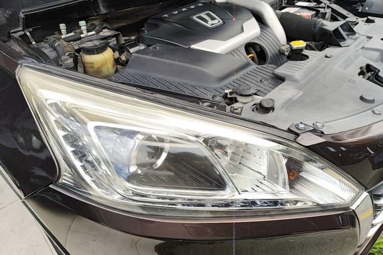 Used Luxgen U6 SUV 2014 1.8T Fashion Edition Right Front Headlight