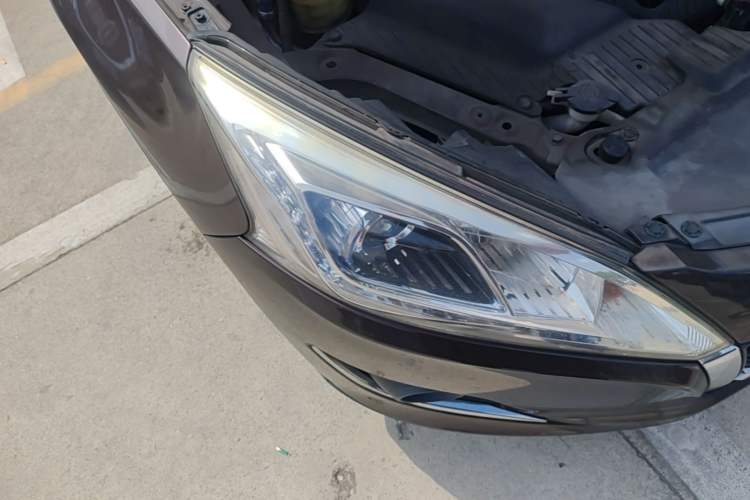 Used Luxgen U6 SUV 2014 1.8T Fashion Edition Right Front Headlight