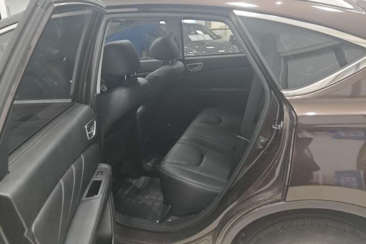 Used Luxgen U6 SUV 2014 1.8T Fashion Edition Right Rear Seat