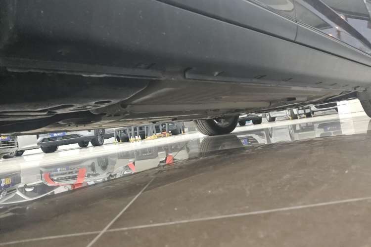 Used Luxgen U6 SUV 2014 1.8T Fashion Edition Right Side Sill