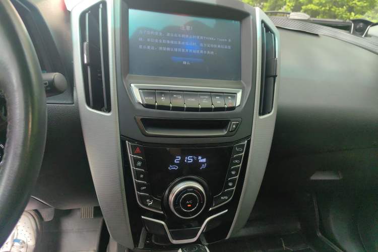 Used Luxgen U6 SUV 2014 1.8T Fashion Edition Audio And AC Panel