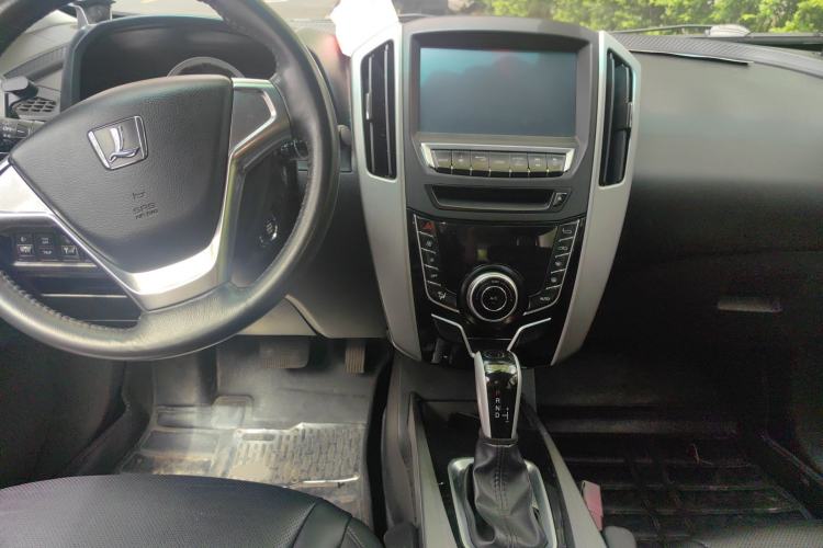 Used Luxgen U6 SUV 2014 1.8T Fashion Edition Center Console
