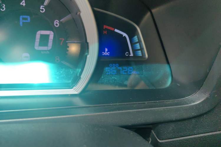 Used Luxgen U6 SUV 2014 1.8T Fashion Edition Odometer Close Up