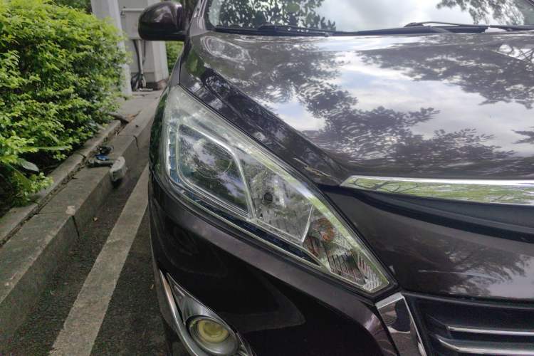 Used Luxgen U6 SUV 2014 1.8T Fashion Edition Right Front Headlight