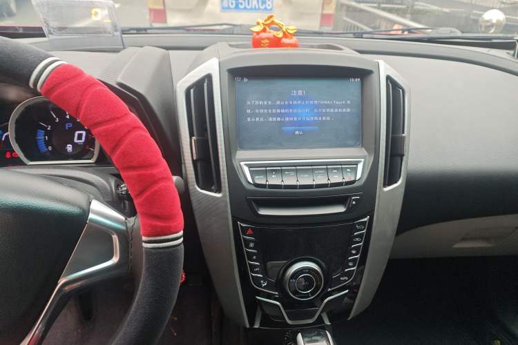 Used Luxgen U6 SUV 2014 1.8T Fashion Edition Audio And AC Panel