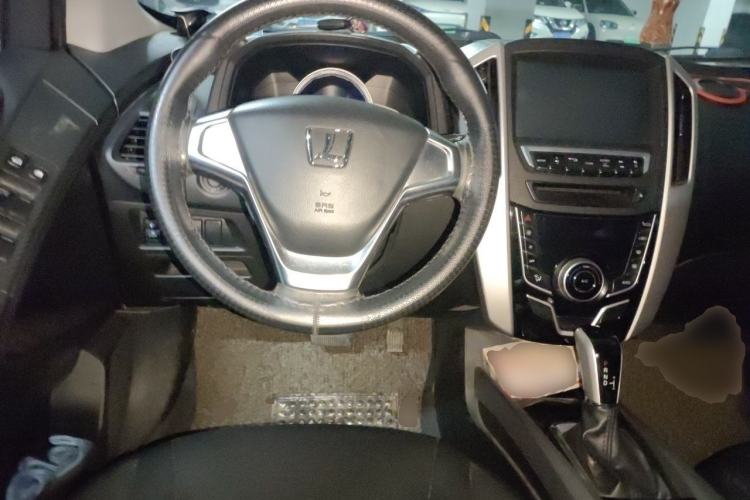 Used Luxgen U6 SUV 2014 1.8T Fashion Edition Center Console