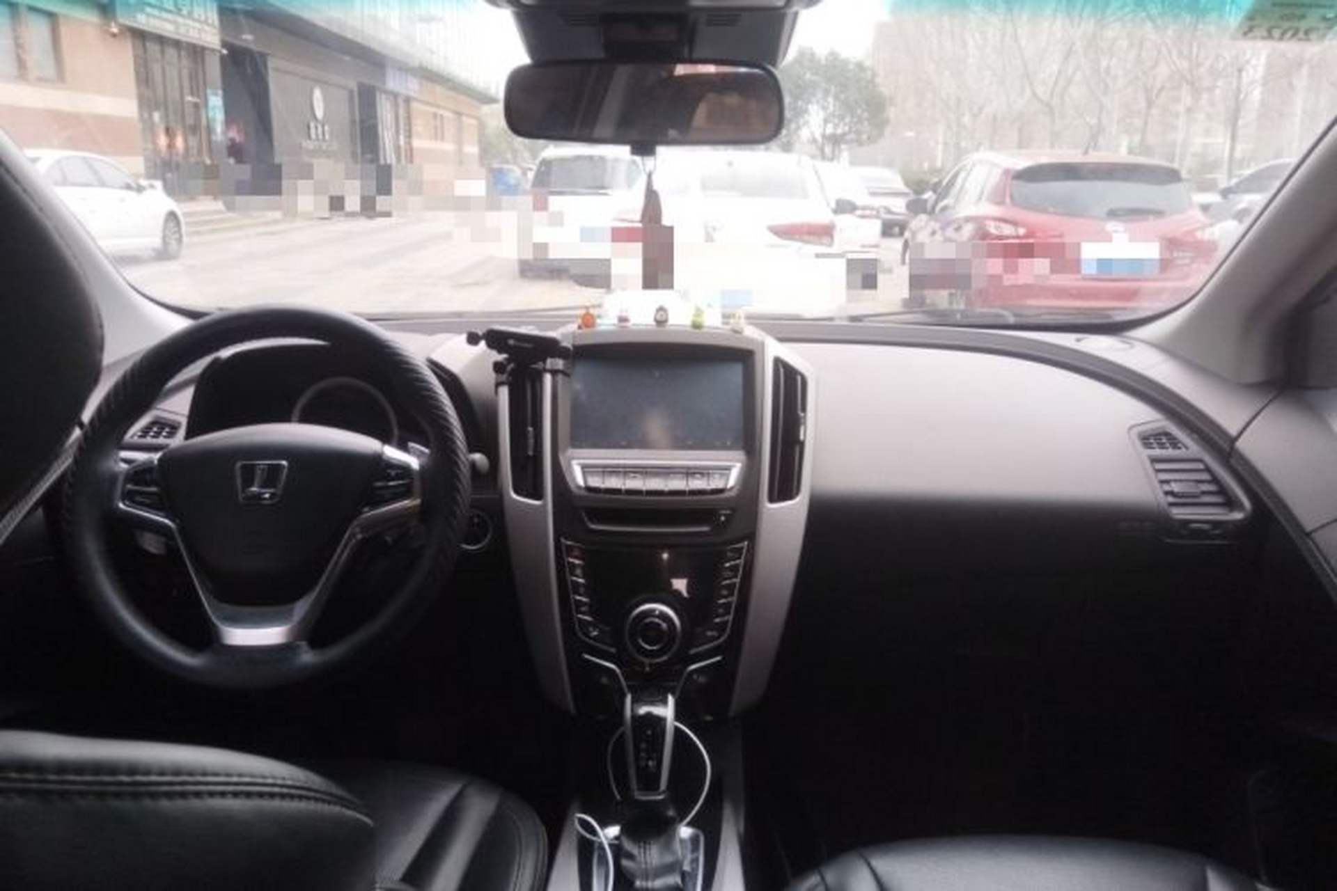 Used Luxgen U6 SUV 2014 2.0T Flagship Edition Center Console